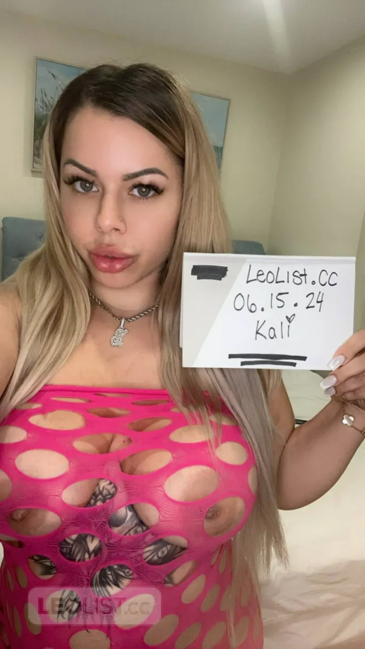 Escorts Niagara Falls, Ontario @falls PLEASE COME FUCK ME DADDY! SO HORNY FOR YOU