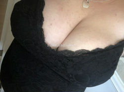 Escorts Luton, England BBW -Chloe