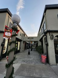 Sierra Madre, California Sisters Spa