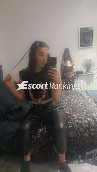 Escorts Welwyn Garden City, England KHLOE BELLA