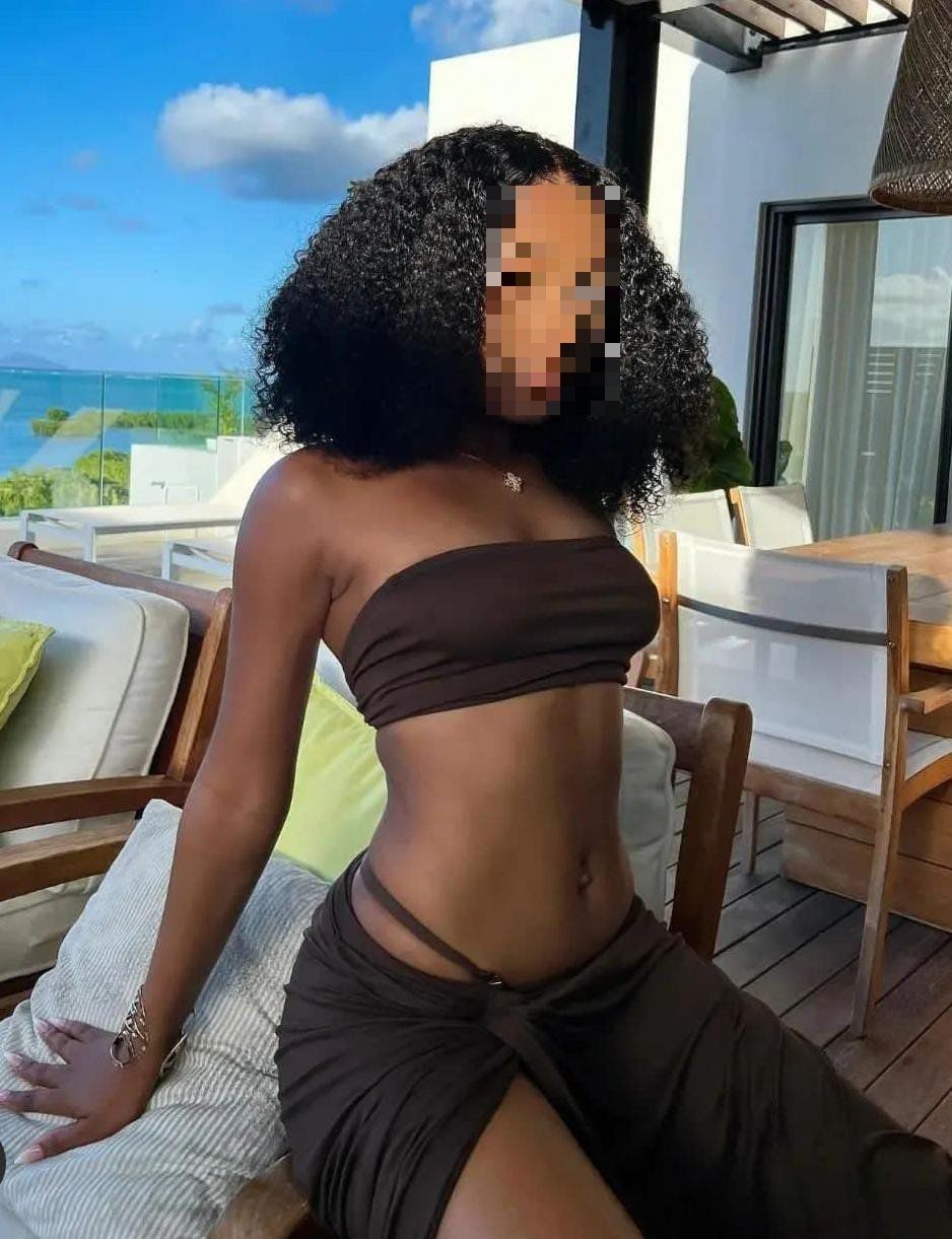 Escorts Nairobi, Kenya Zulfa ❤ Petite Girl