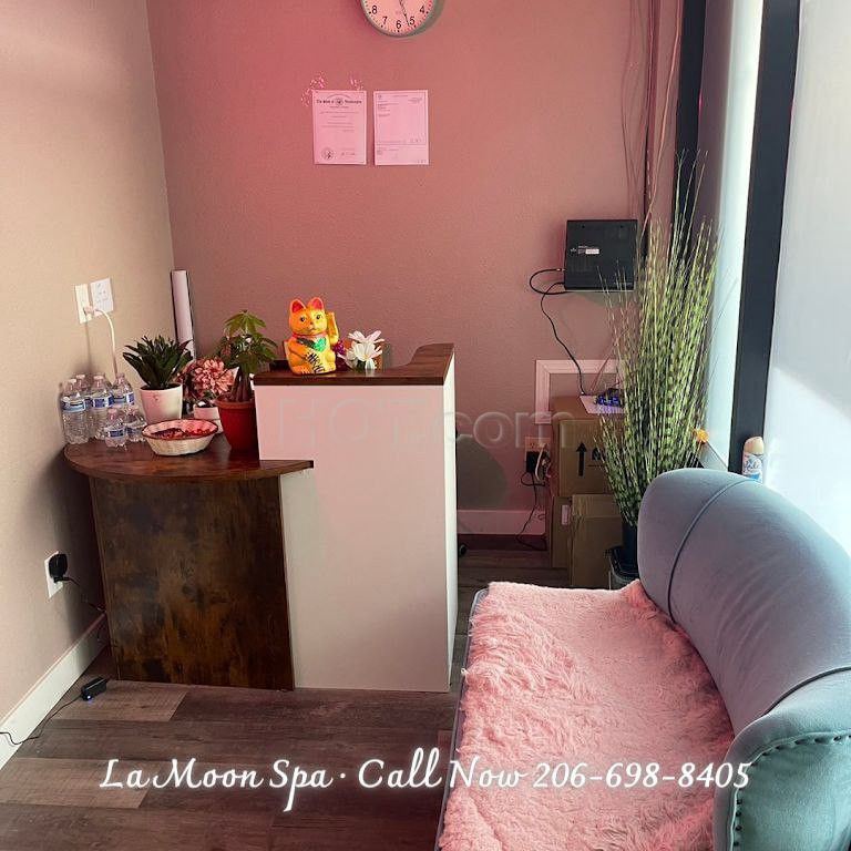 Seattle, Washington LA Moon Spa