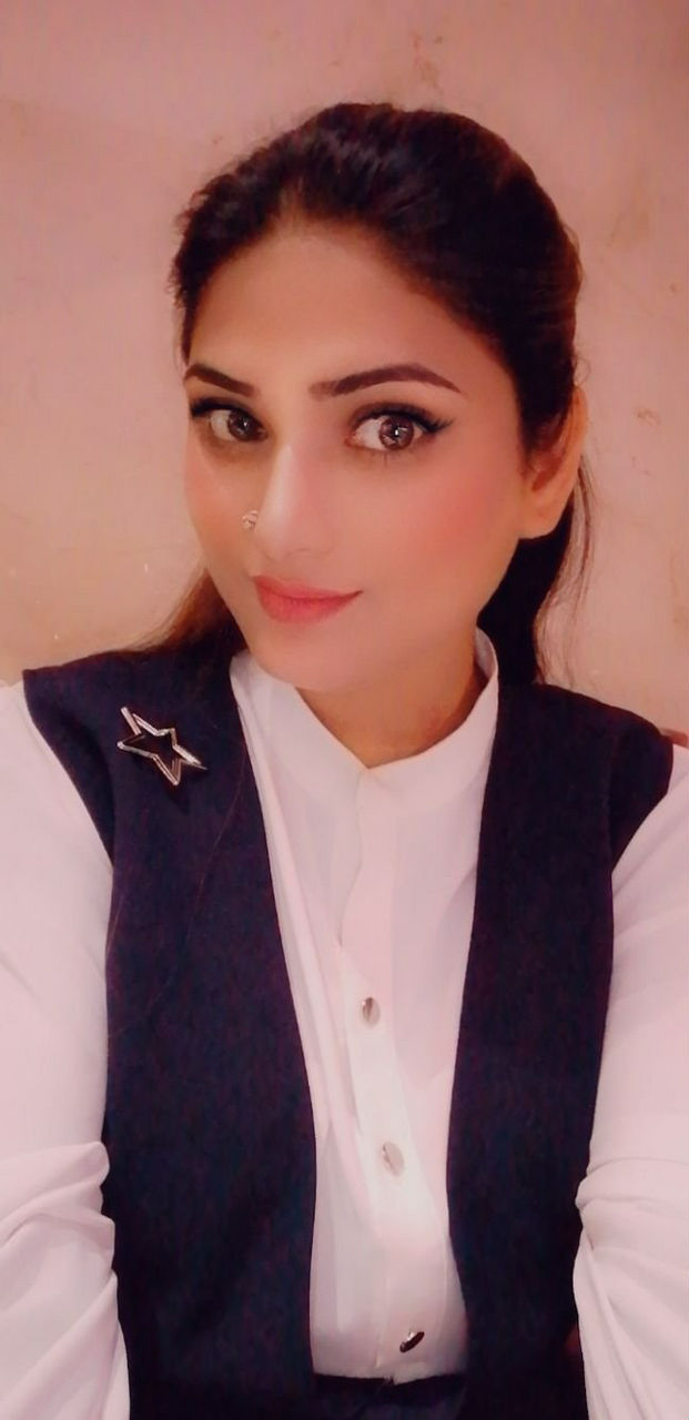 Escorts Abu Dhabi, United Arab Emirates Muskan Indian Girl