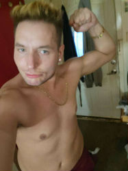 Escorts Philadelphia, Pennsylvania Attractive Toned Masculine Vers Stud