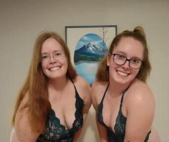 Escorts Reno, Nevada 💞Daughter and Mother Duo 💝 Looking for a fun Male💞