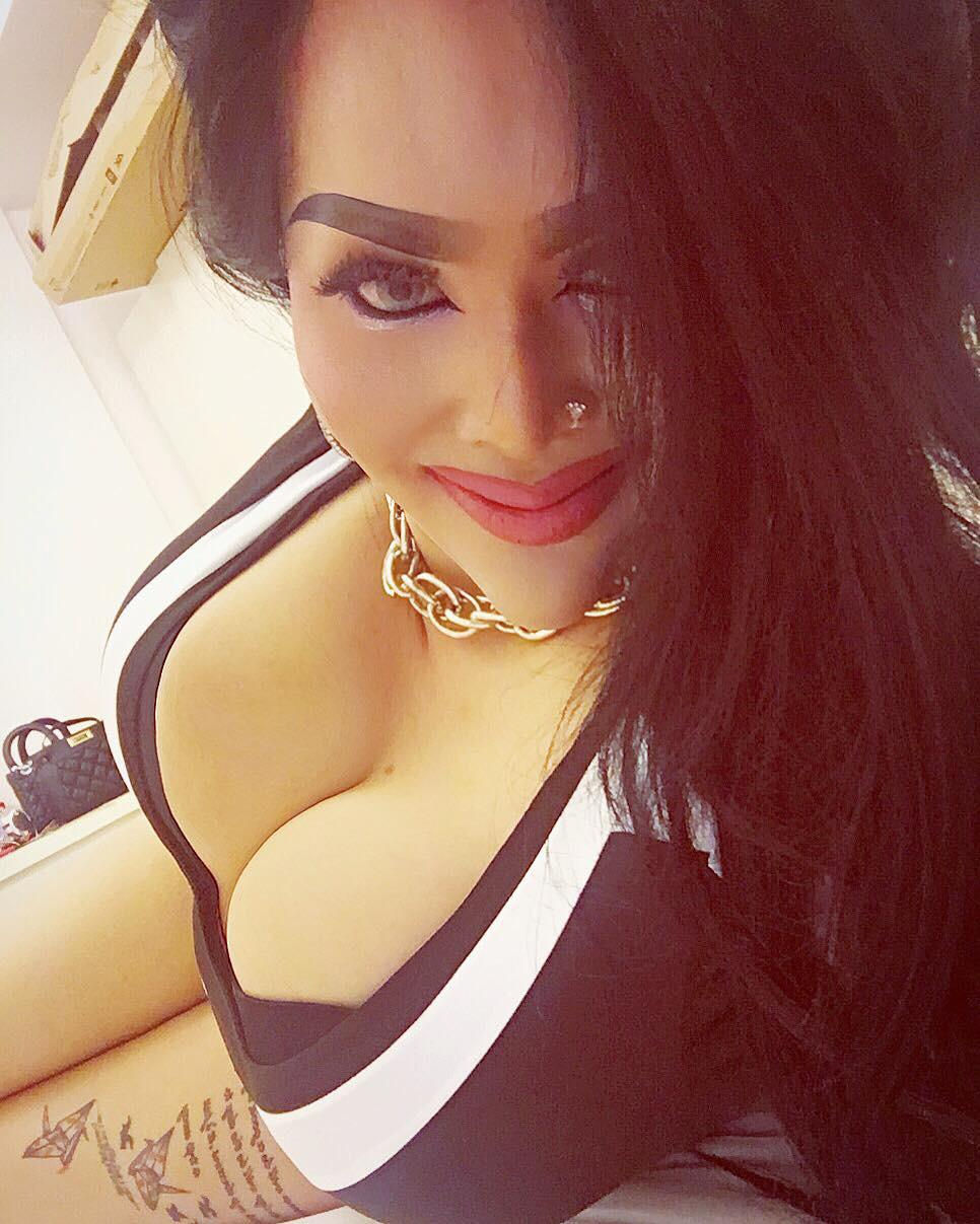 Escorts United Arab Emirates Vatanika