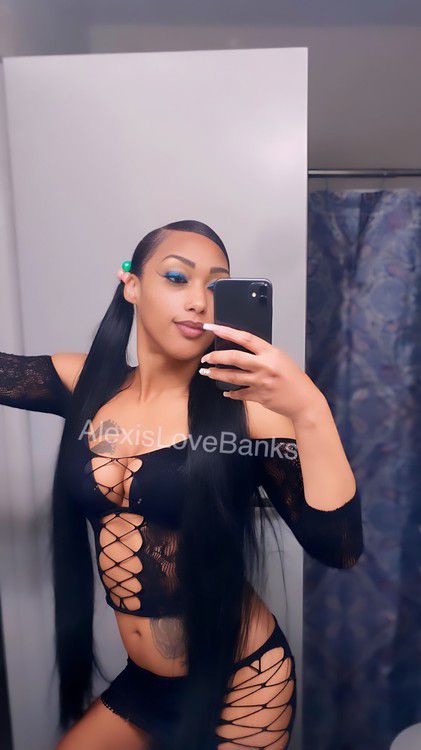 AlexisLoveBanks