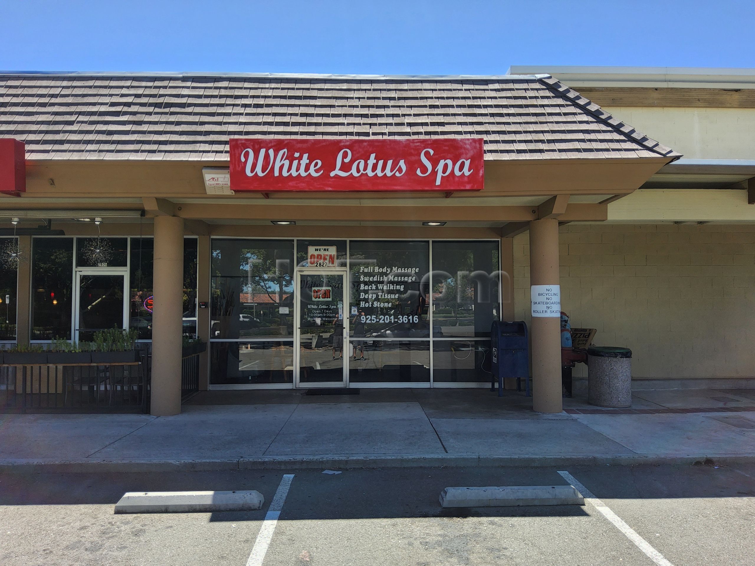 Pleasanton, California White Lotus Spa