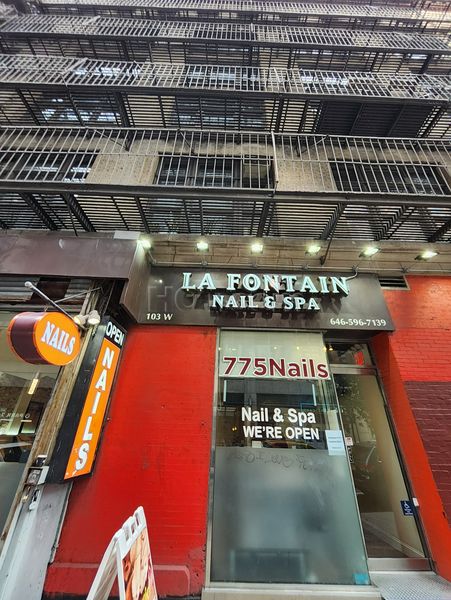 Massage Parlors Manhattan, New York Le Fontain Nails and Spa