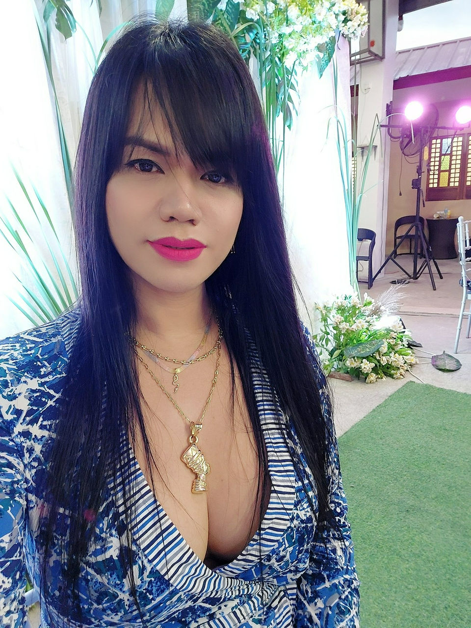 Escorts Makati City, Philippines Curvy Busty Vivian Ts