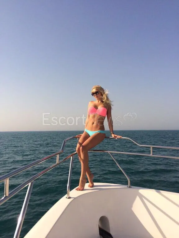 Escorts Greece Tina