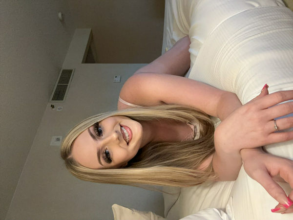 Escorts Palm Springs, California Eliza_on_your_mind