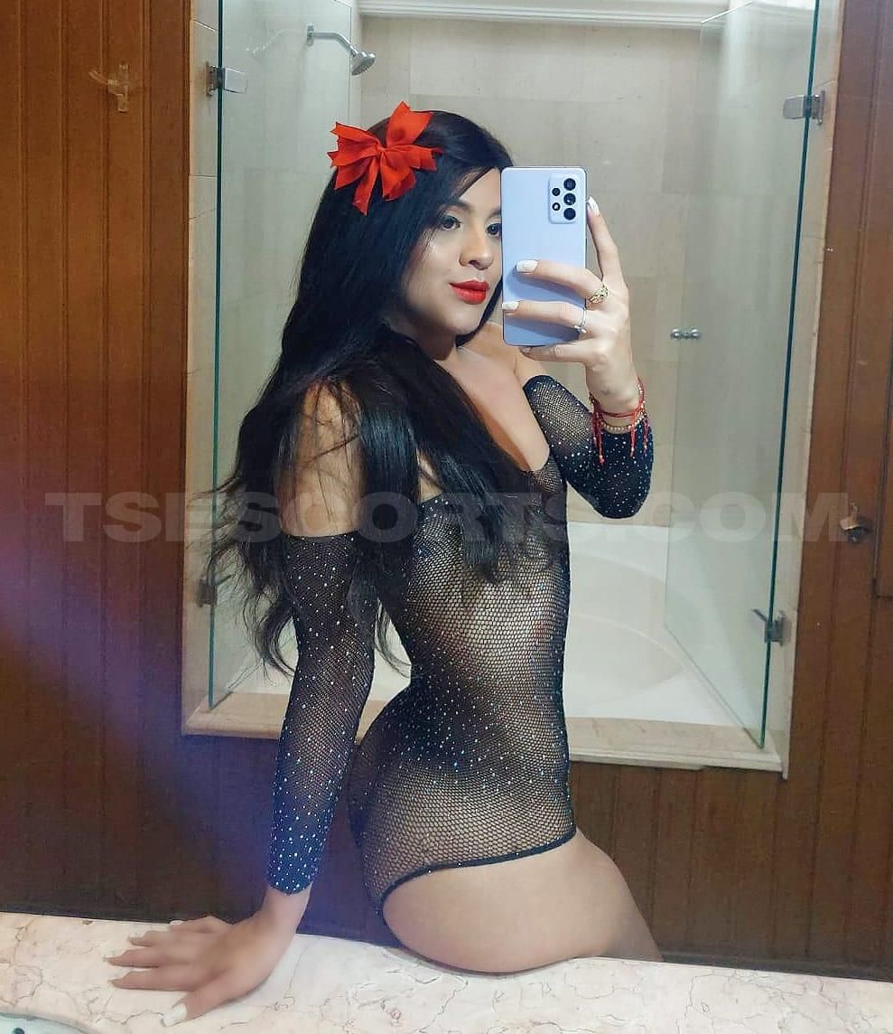 Escorts Medellin, Colombia E M I L Y