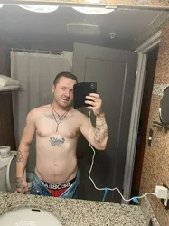 Escorts Calgary, Alberta Handsome tattoo jock boy