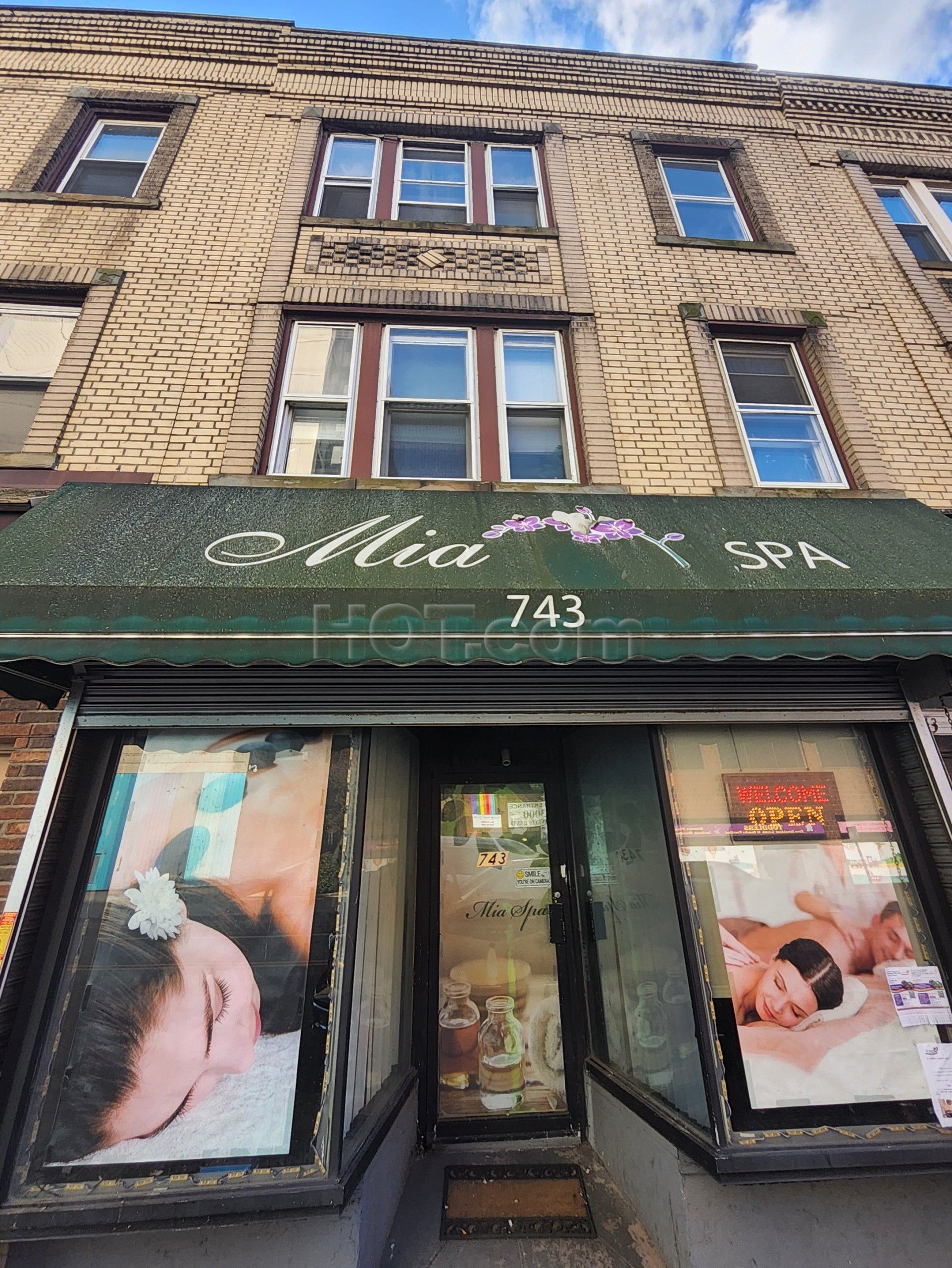 Jersey City, New Jersey Mia Spa Massage