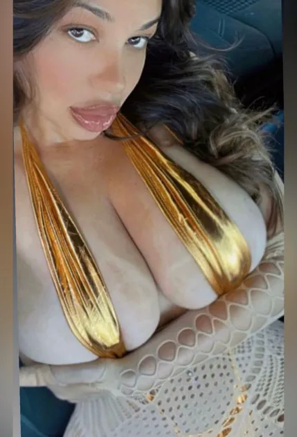 Escorts Illinois City, Illinois ☞ Giselle Curvy latina NEW to Chicago** come take a ride on my curves!💦🥰Chicago, US -