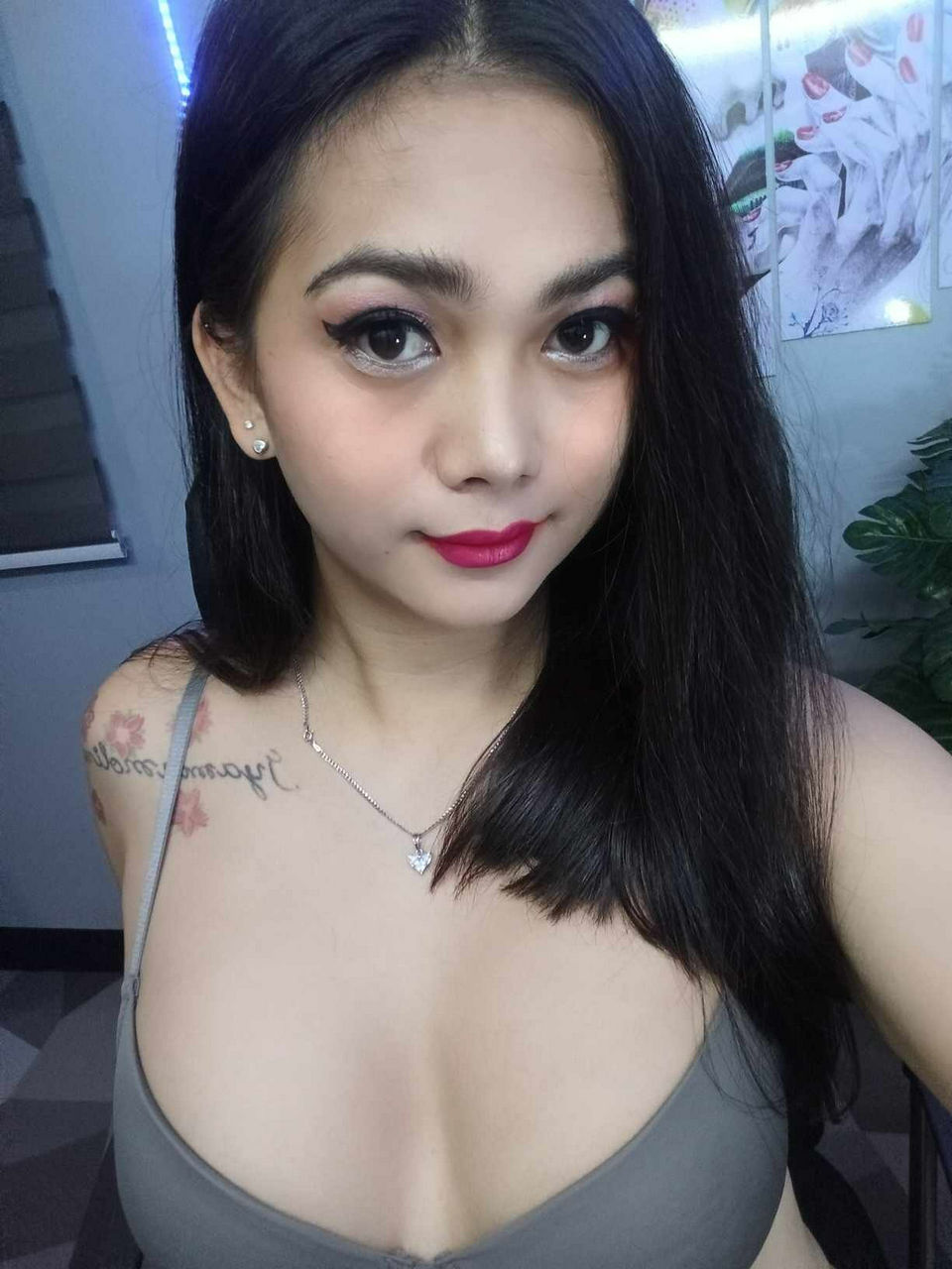 Escorts Makati City, Philippines Meet and cam show avail