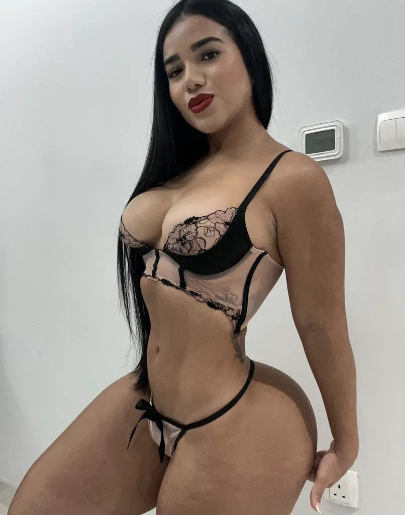 Escorts Dubai, United Arab Emirates Sensual latina sofia