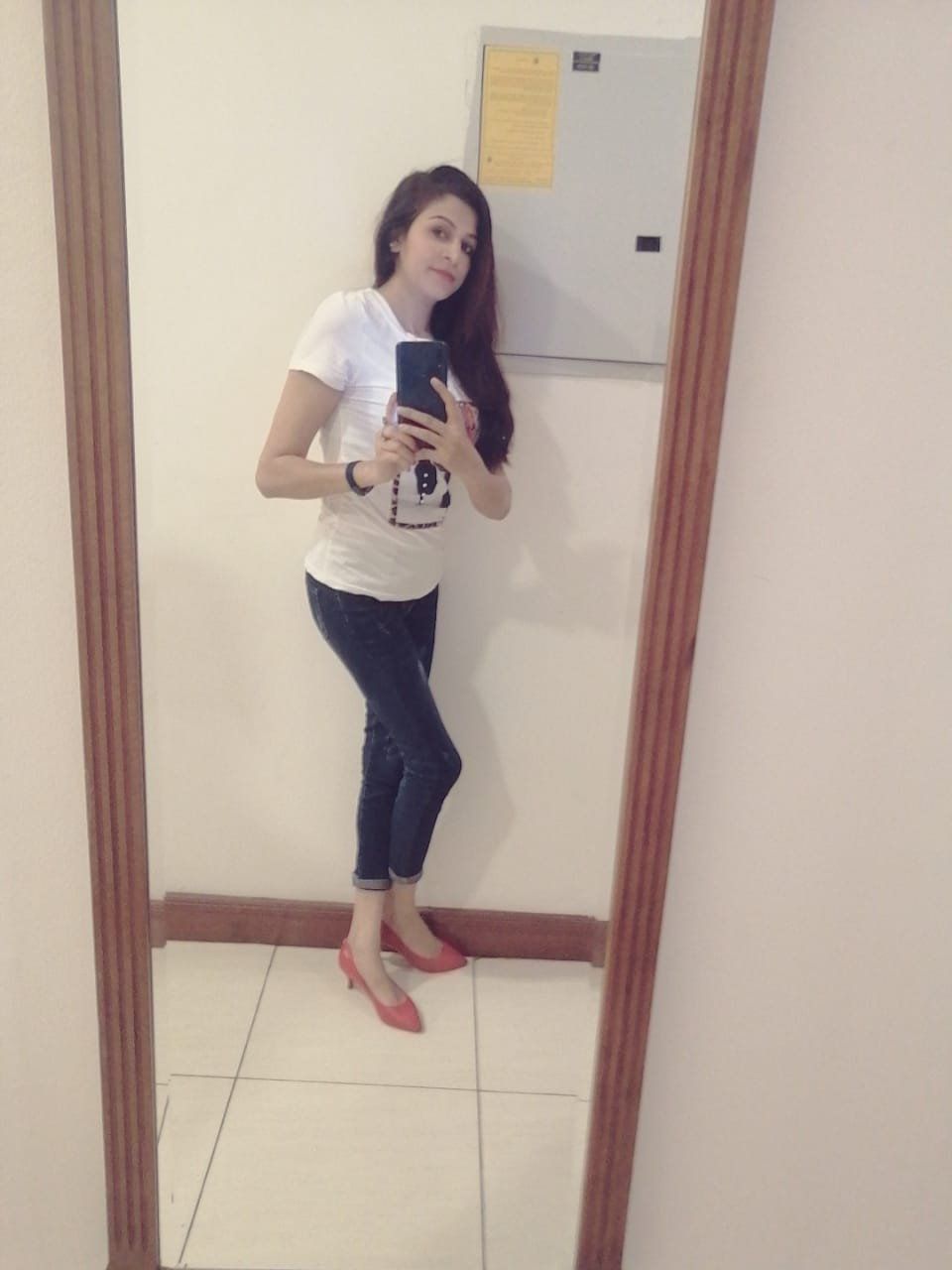 Escorts Ras Al Khaimah City, United Arab Emirates Karishma Indian Girl