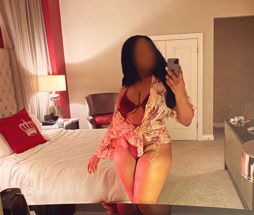 Escorts Edmonton, Alberta MelissaCarter