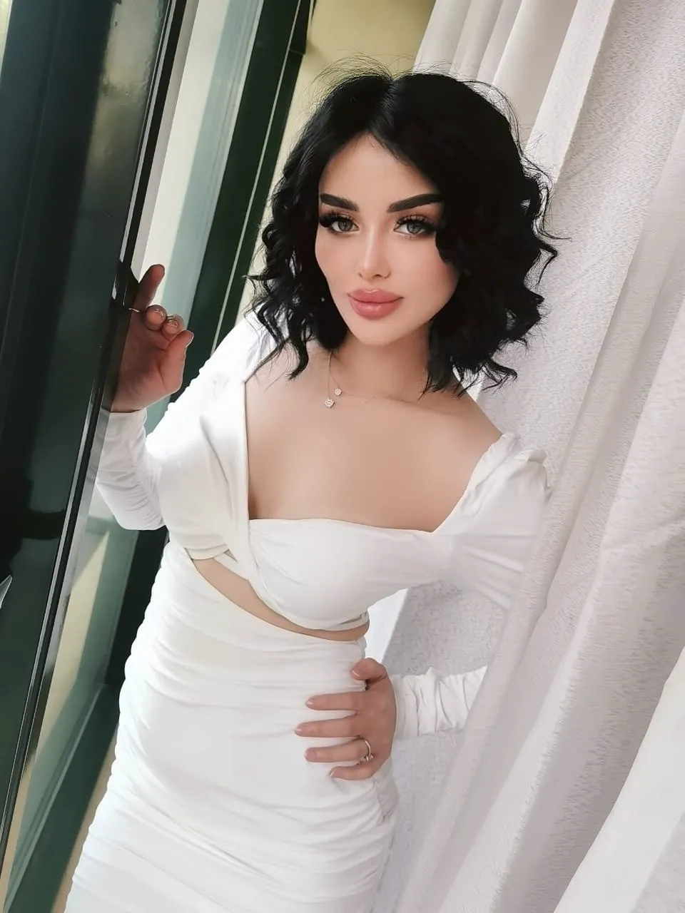 Escorts Dubai, United Arab Emirates Zara--small sexy dress best service