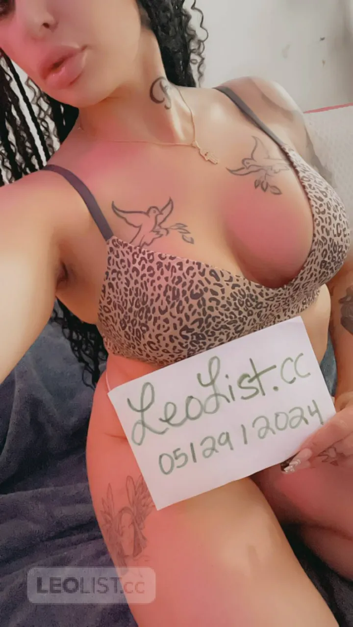 Escorts Regina, Saskatchewan outcall online colombian deepthr0@t mami party supplies