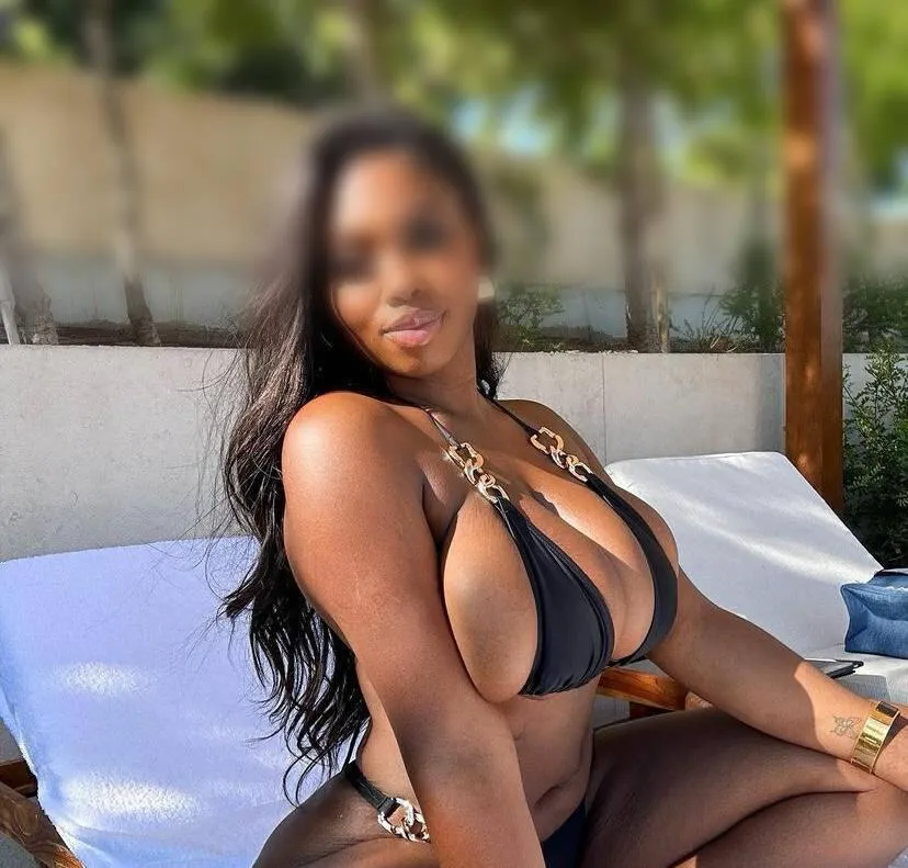 Escorts Abbotsford, British Columbia ABBOTSFORD catch me while u can!  busty thick ebony