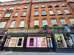 London, England Simply Pleasure