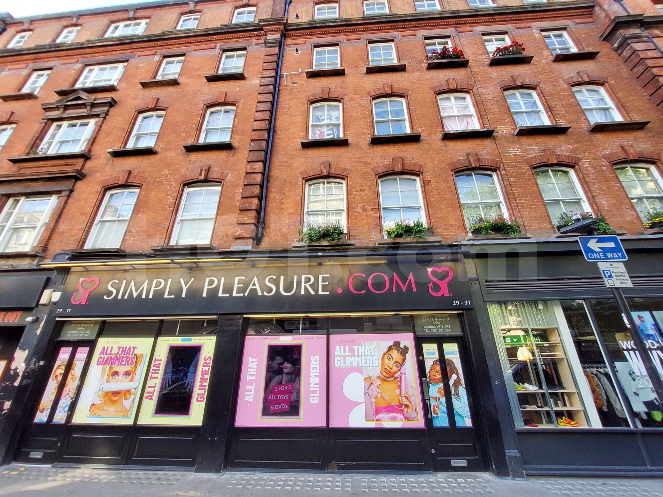 London, England Simply Pleasure