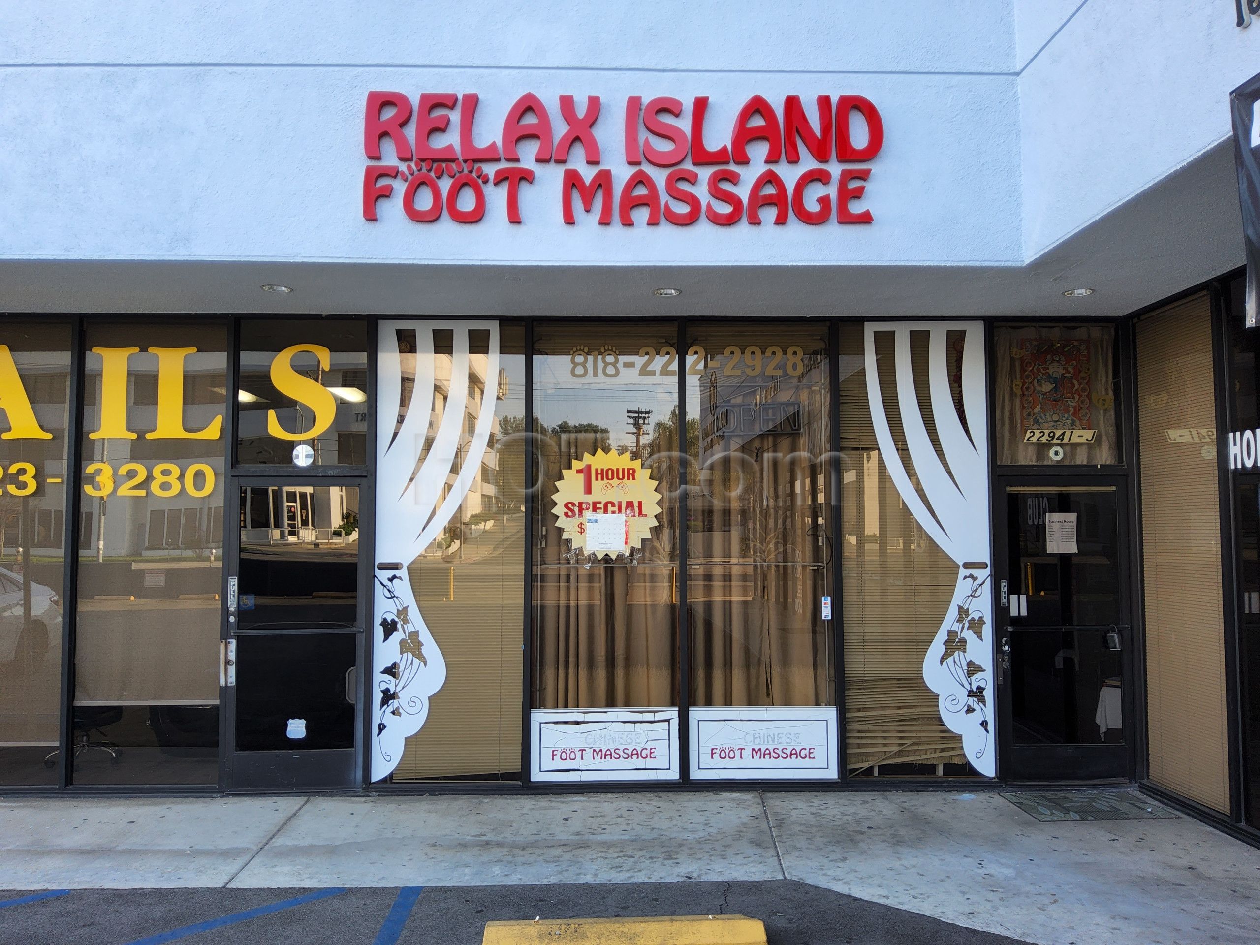 Woodland Hills, California Relax Island Foot Massage