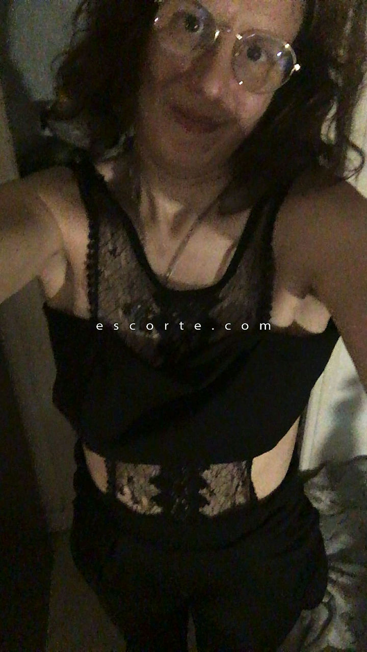 Escorts Lille, France Femme