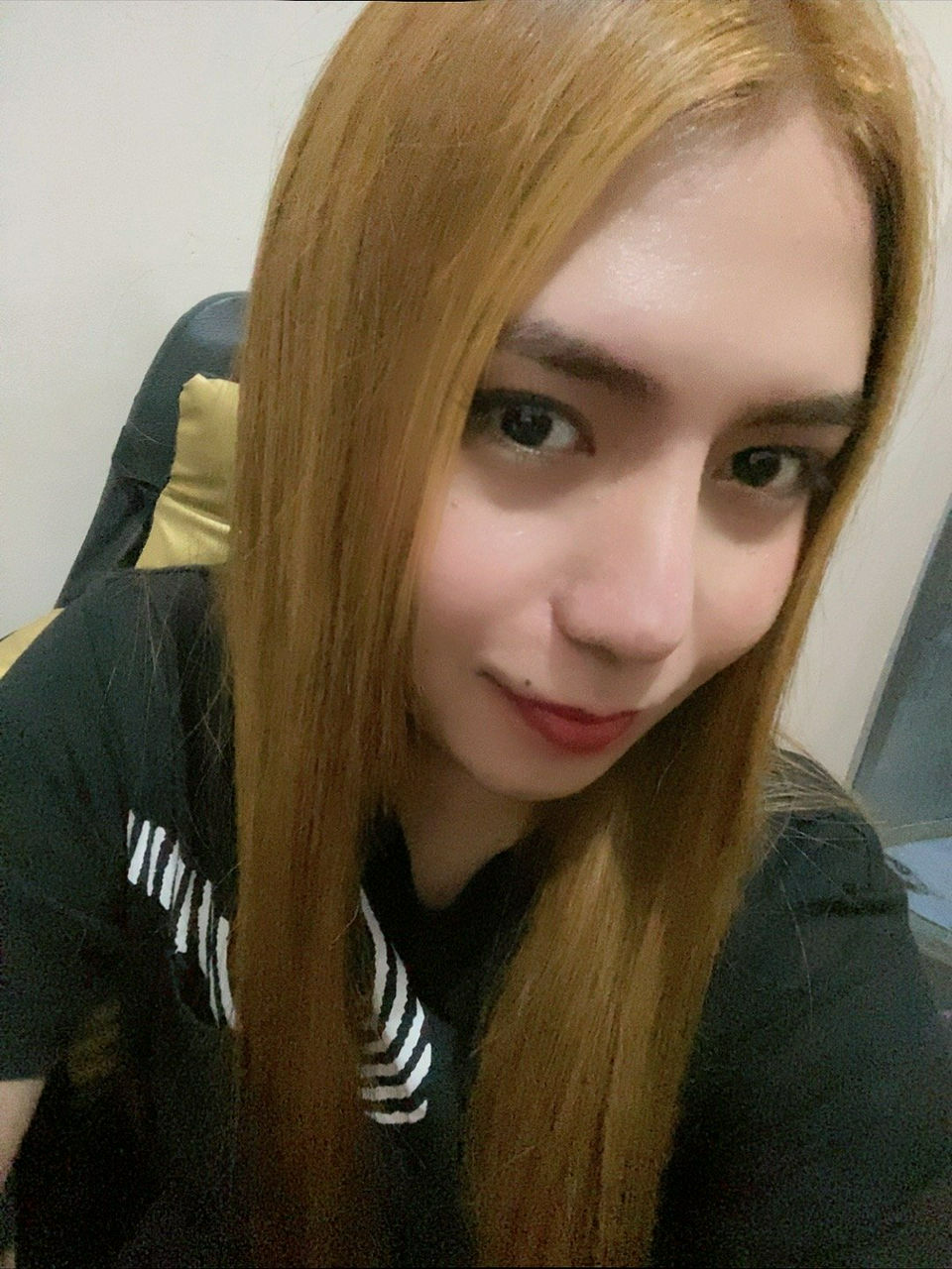 Escorts Makati City, Philippines Xyla Crimson