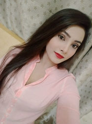 Escorts Dubai, United Arab Emirates Komal Indian Girl