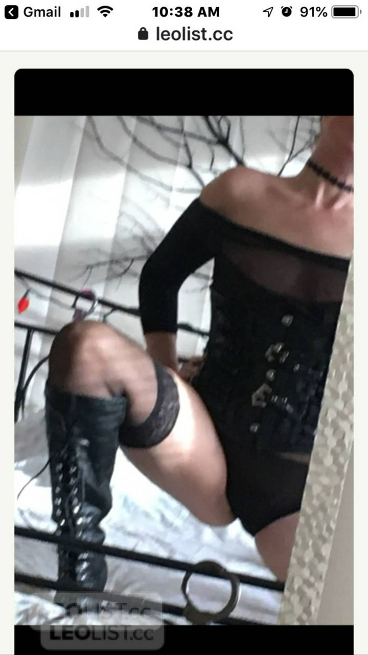 Escorts Calgary, Alberta Mistress Julia