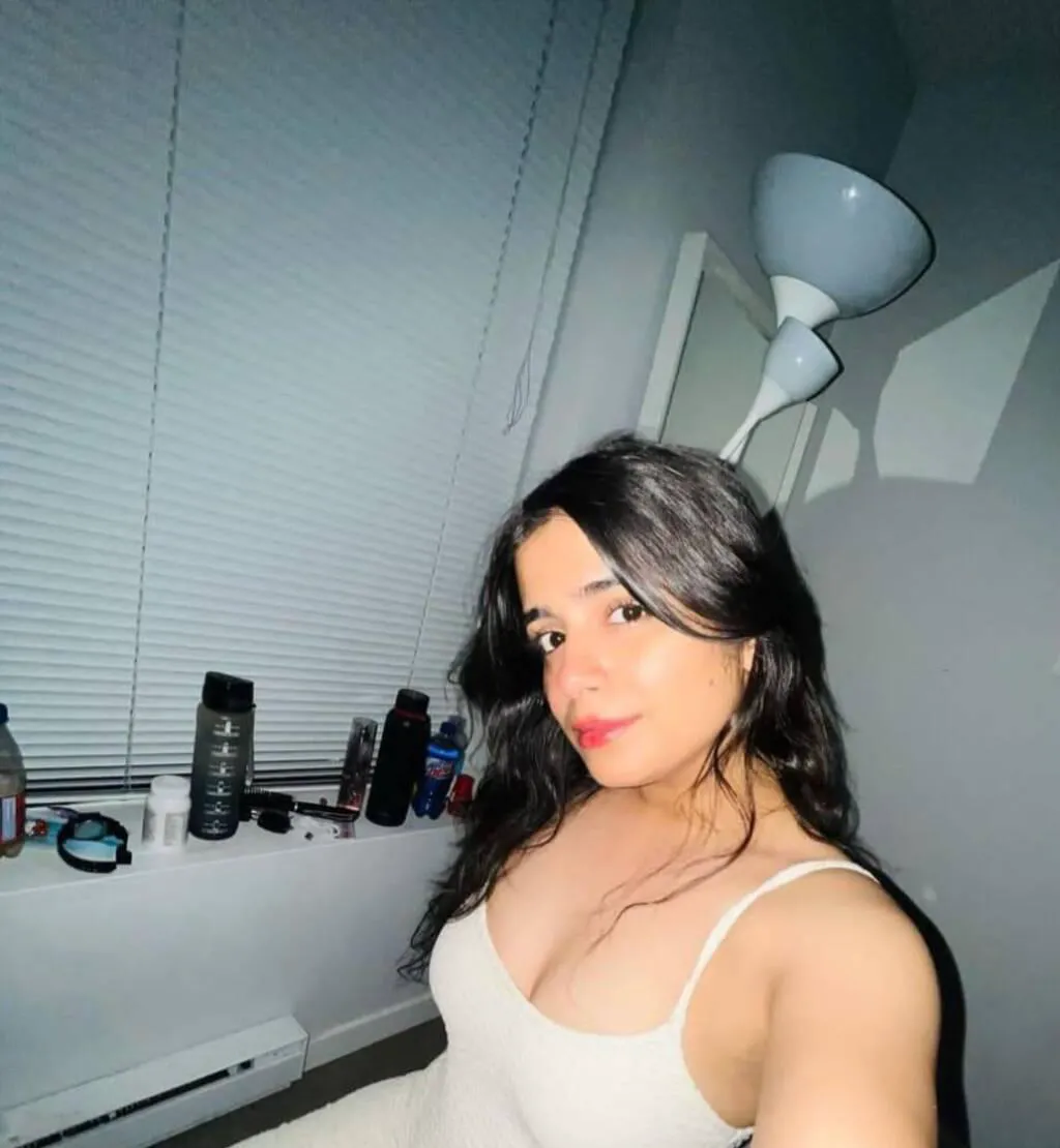 Escorts Montreal, Quebec Shivani