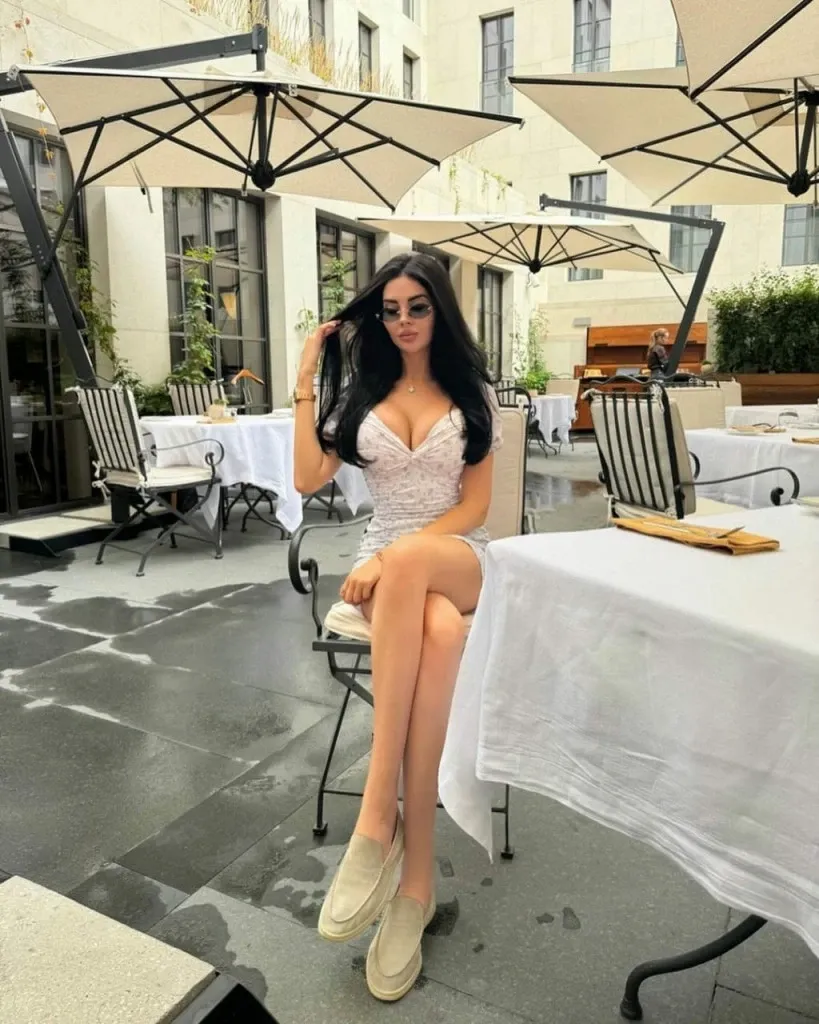 Escorts Dubai, United Arab Emirates Darina