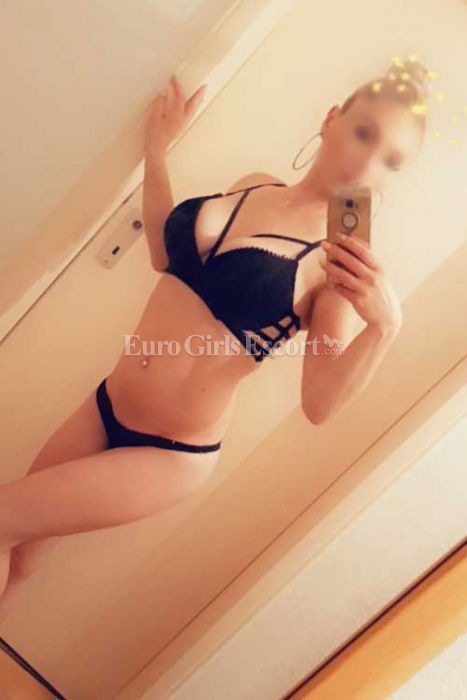 Escorts Hannover, Germany Emanu