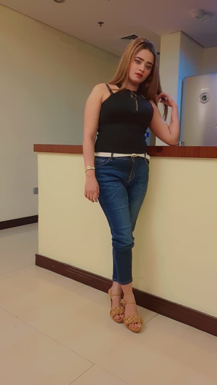 Escorts Dubai, United Arab Emirates Arzoo Khan