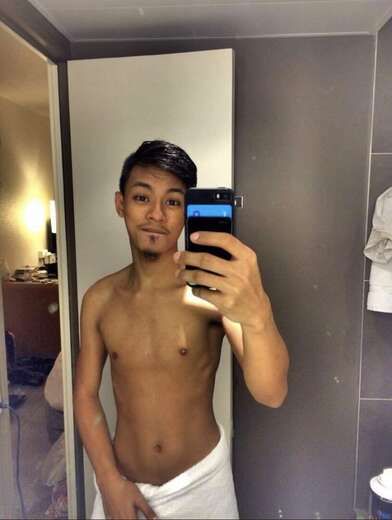 Escorts Bayswater, England Asian Twink gay escort