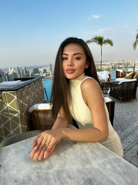 Escorts Dubai, United Arab Emirates Babe Malina