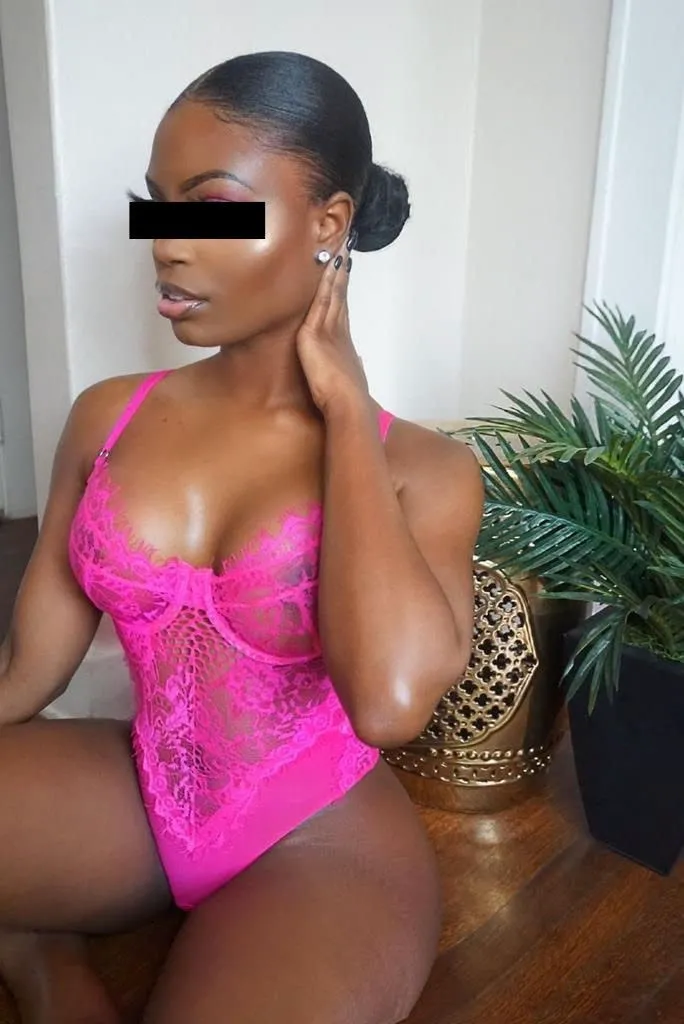 Escorts Miami, Florida Sassy