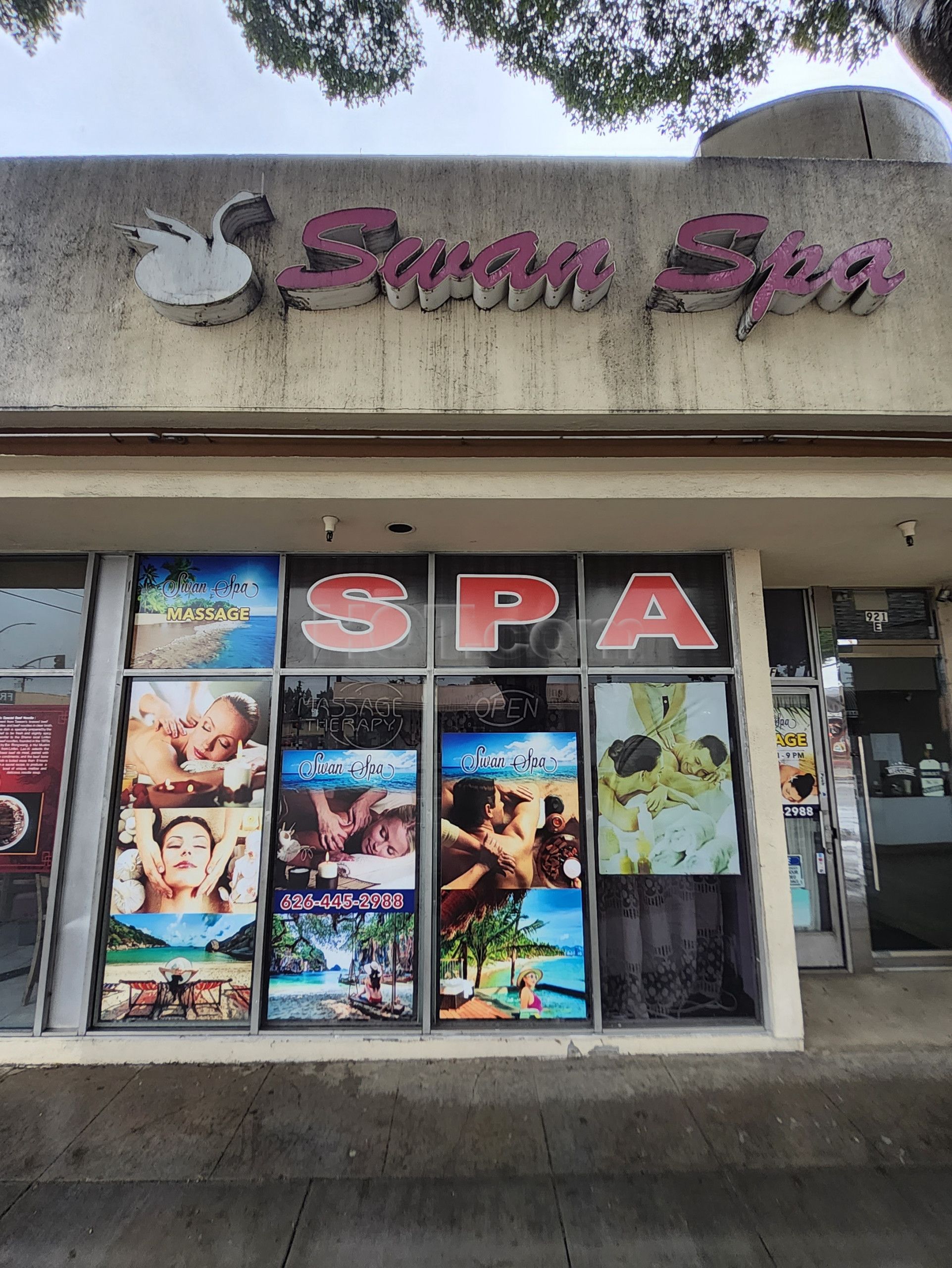 Arcadia, California Swan Spa