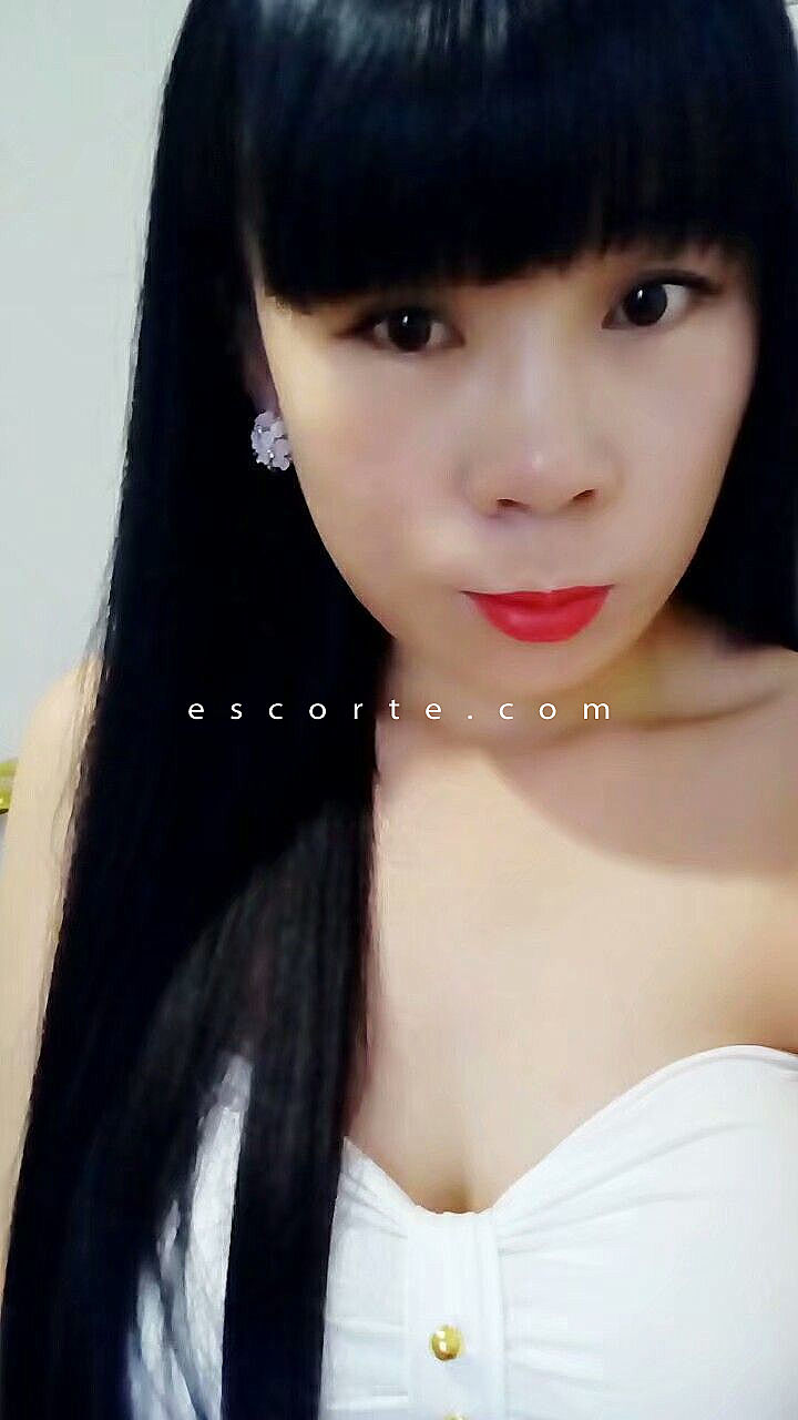 Escorts Vannes, France Annie chinoise