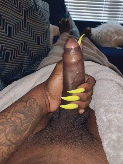 MS CHOCOLATE SEXY TS WITH BEAUTIFUL COCK