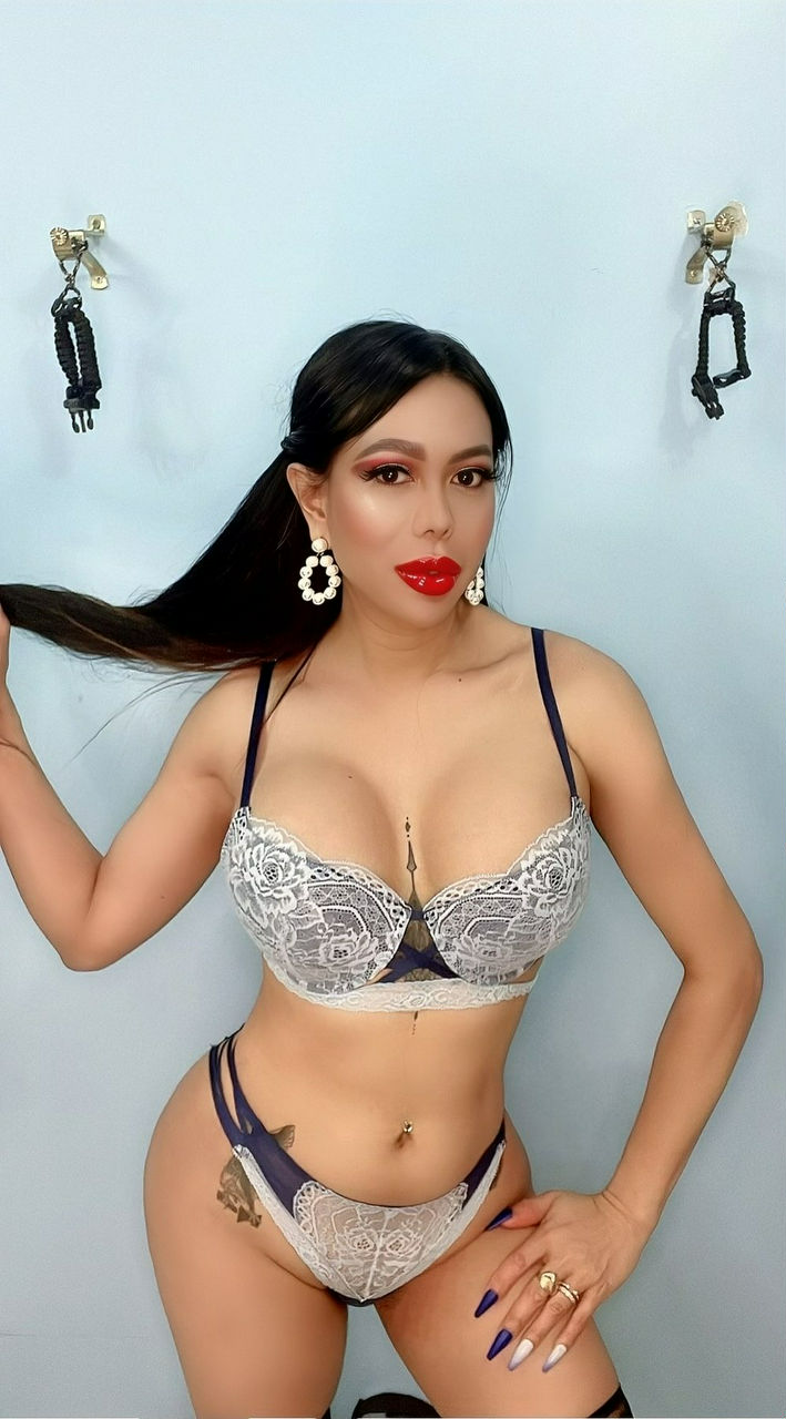 Escorts Dubai, United Arab Emirates The Pro Dominatrix OLIVIA PEREZ LUX