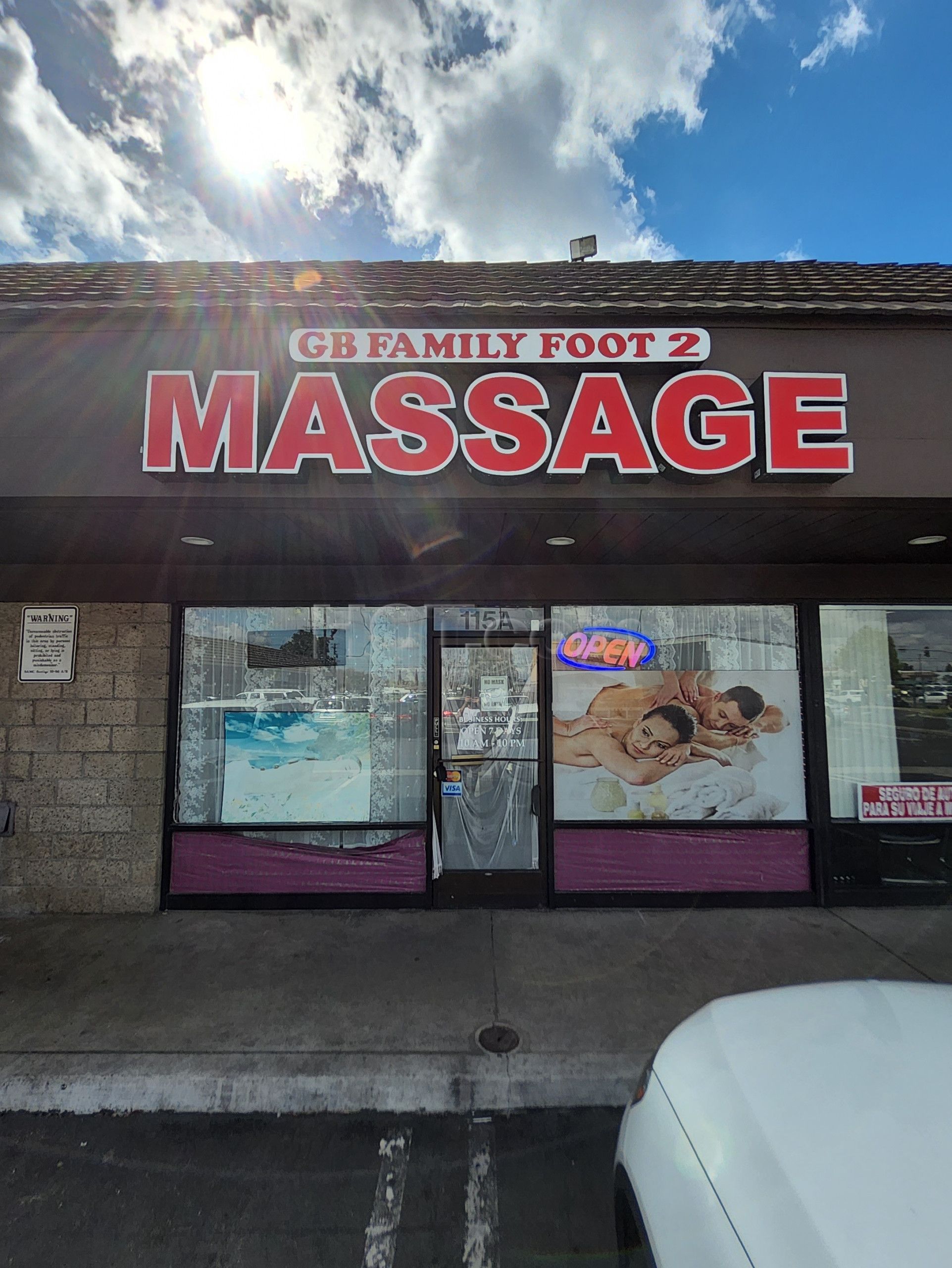 Santa Ana, California Gb Family Foot 2 Massage