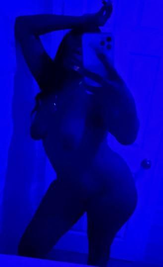 newtown road 💋✅💋💕INCALL / OUT CALLS💋💢✅ In town 💢✅beautiful thick sexy natural chocolate stallion