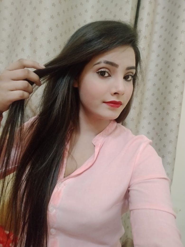 Escorts Dubai, United Arab Emirates Komal Indian Girl