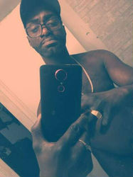 Escorts Toronto, Ontario Handsome black man