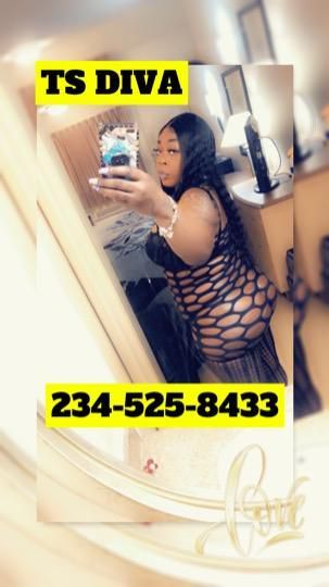 YOUR 😍 FAVORITE 😍BIG BOOTY TRANNI IS HERE 🏪 NOW 📲HMU